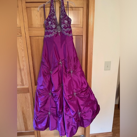 Purple full length gown prom dress. - Picture 1 of 5